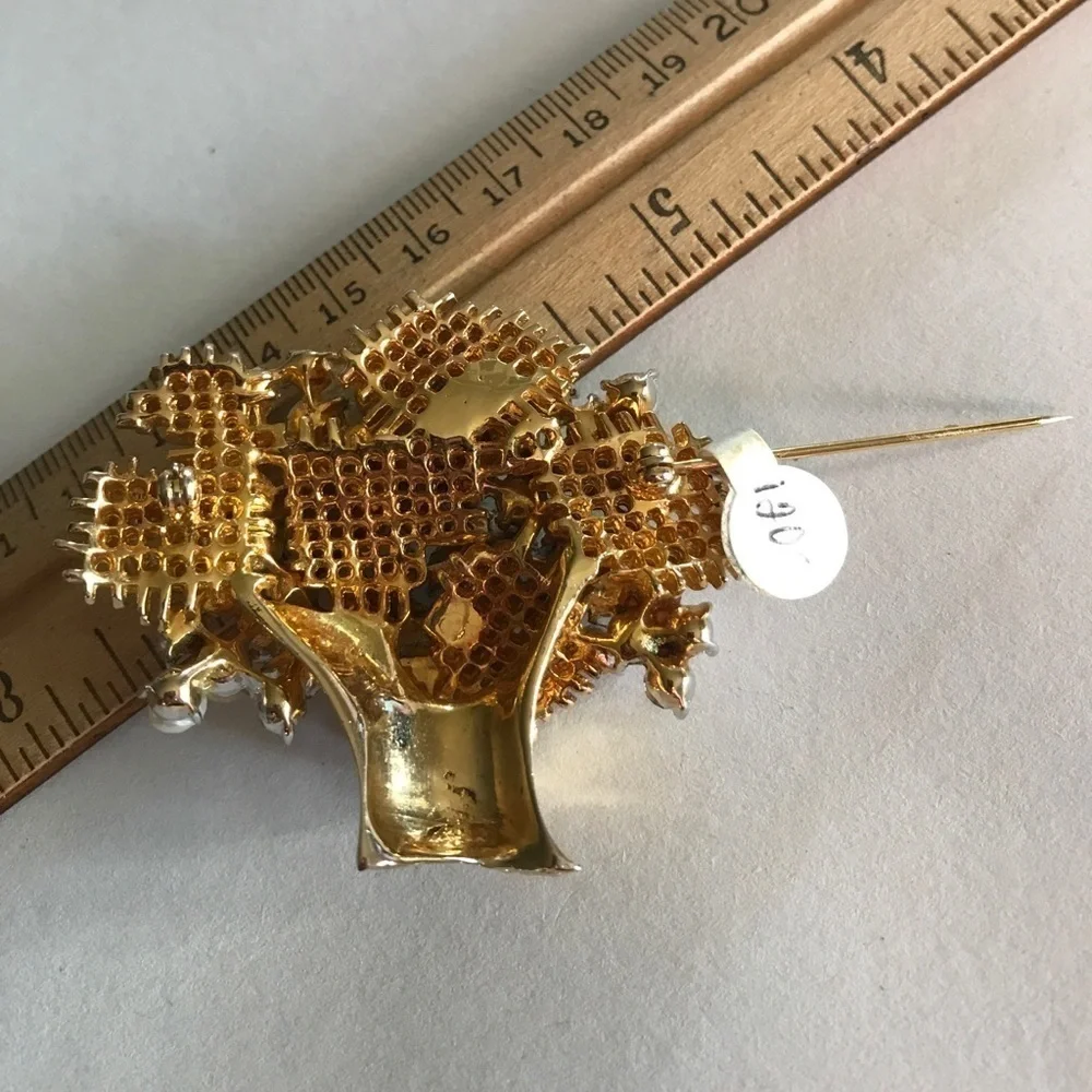 Rhinestone tree pin